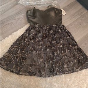 Formal short dress for any occasion.